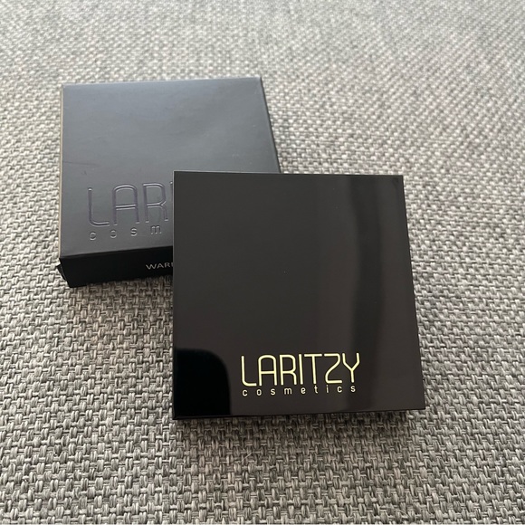 BRAND NEW Laritzy Cosmetics luxe powder highlighter full size - Picture 2 of 7